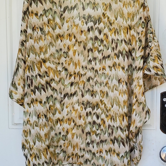 3/$30 Northern Reflections Sheer Summer Top - Picture 2 of 8